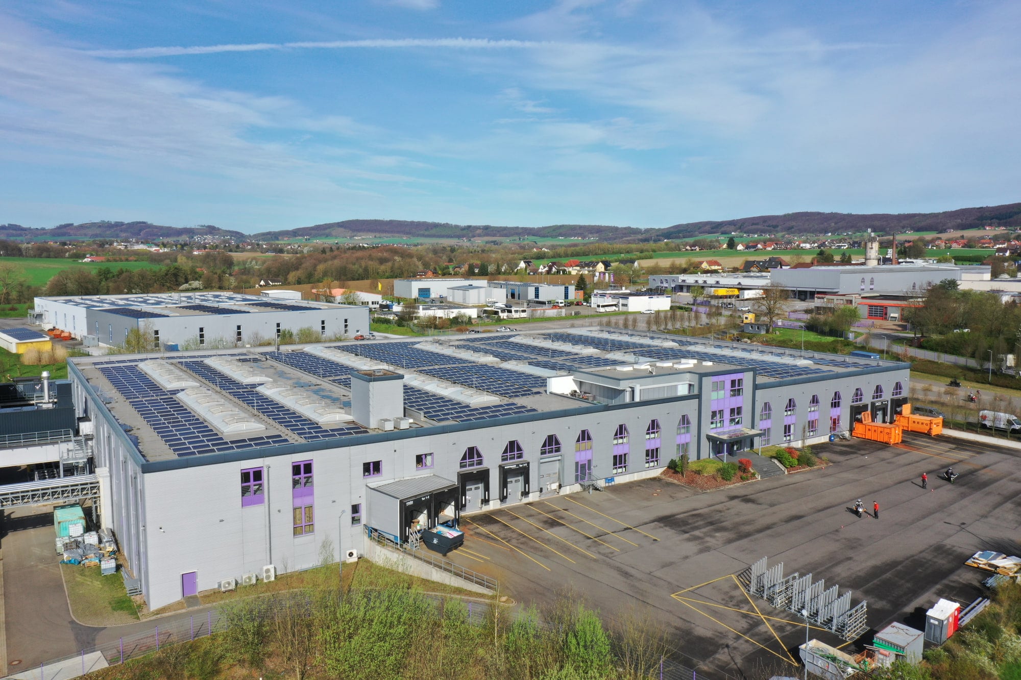 Rechenzentrum mit Photovoltaik auf dem Dach